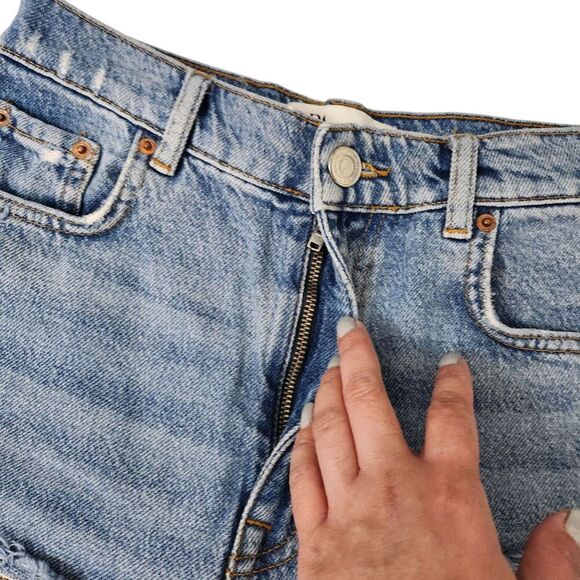 Zara 90s Bermuda Shorts 2 Blue Denim Distressed Boho Bloggers Fave Raw Hem Y2K - Picture 3 of 10